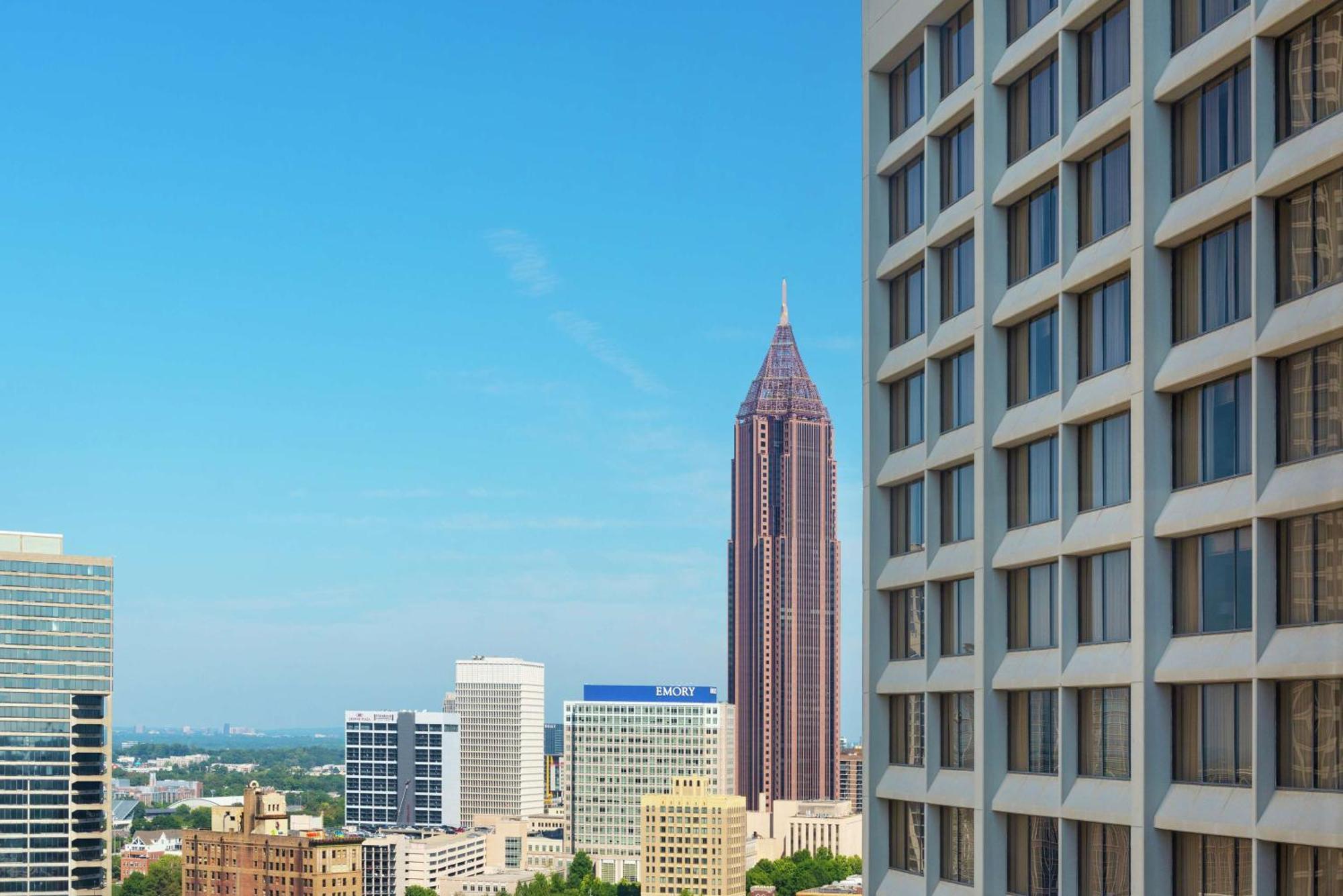 Hilton Atlanta Hotel Exterior photo